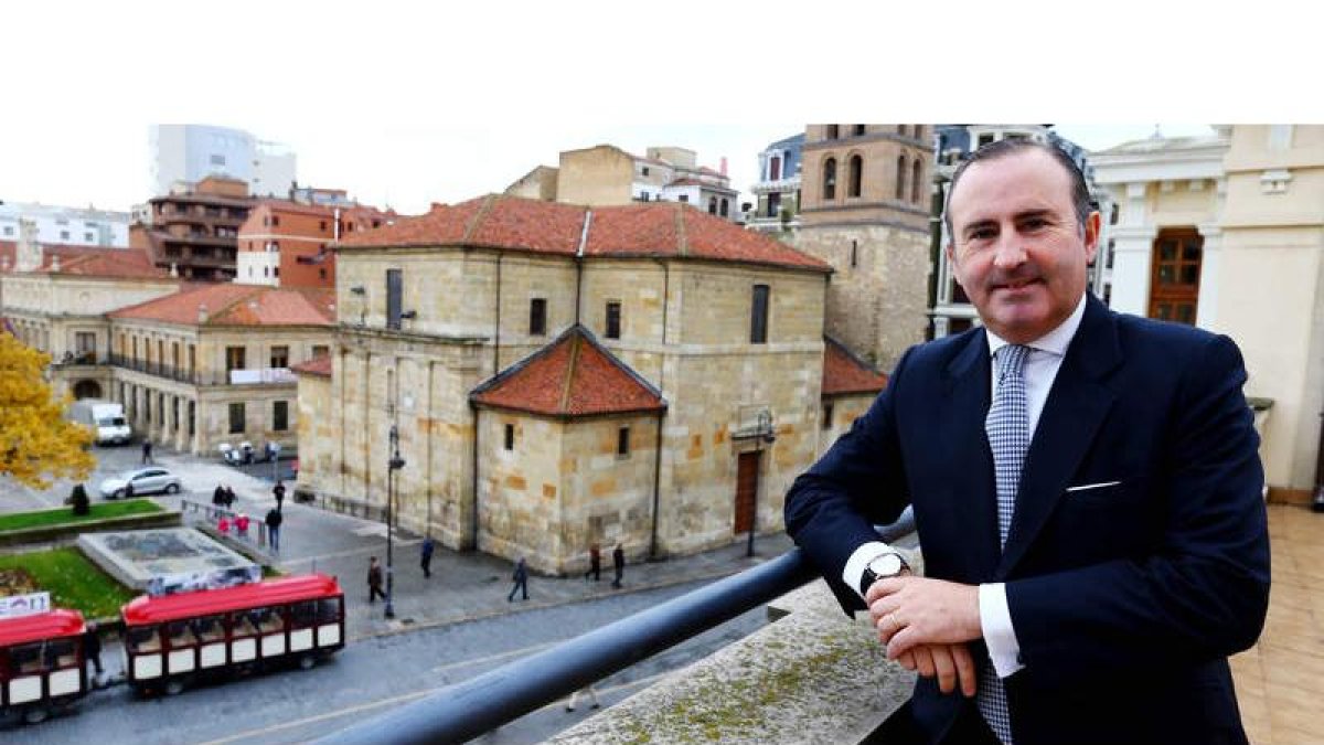 Pablo Junceda Moreno, director general del Banco Sabadell Herrero, será galardonado esta noche como empresario del año.