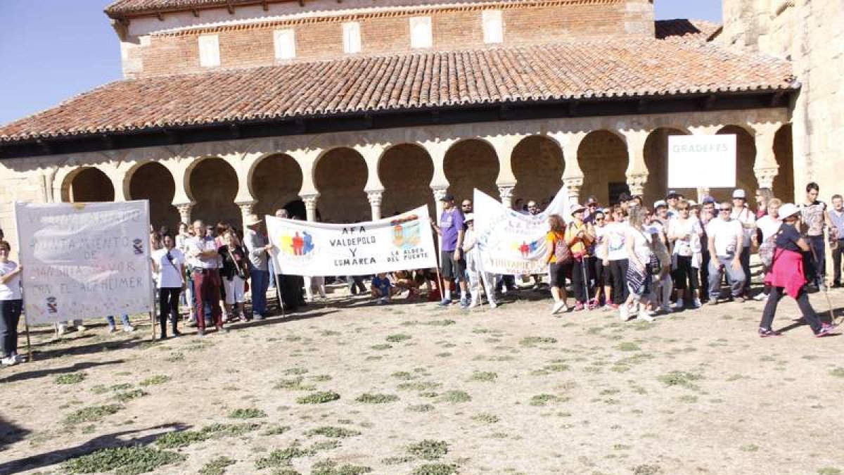San Miguel de Esacala acogió el inicio de las marcha reivindicativa de Afadeva.
