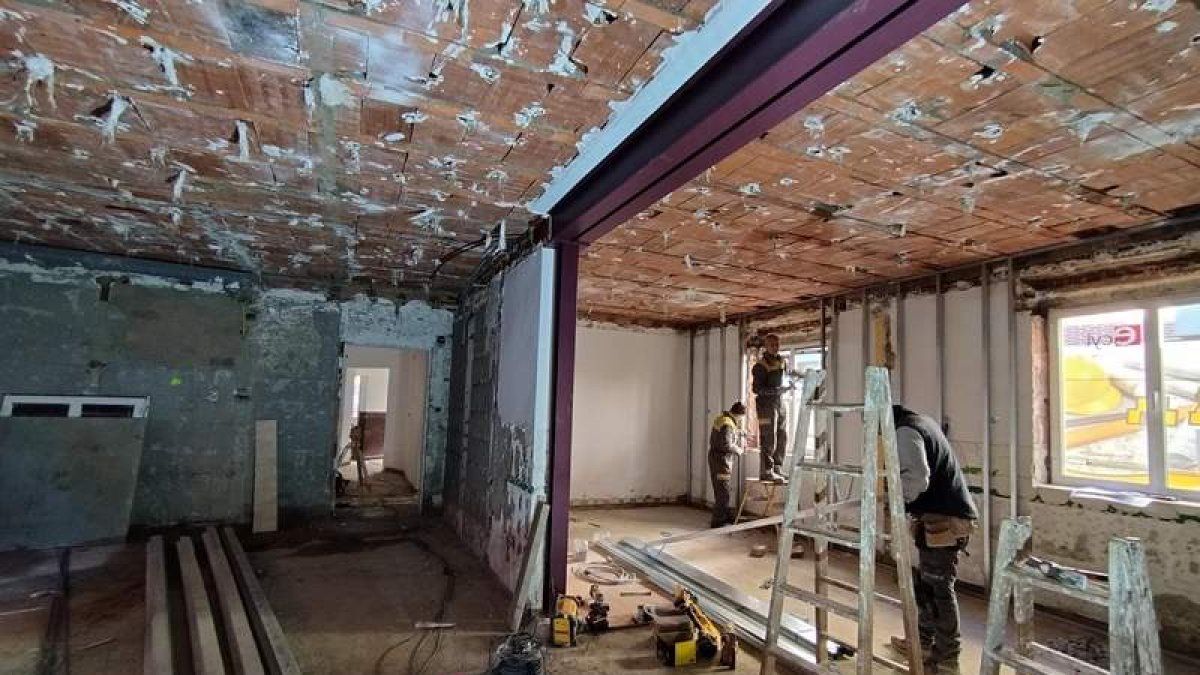 Aspecto que presentan las obras del nuevo Espacio del Mayor de Valencia de Don Juan. DL