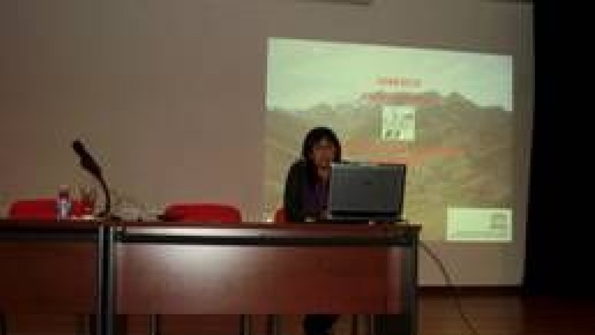 Beni Rodríguez, técnico de la Reserva del Alto Bernesga, durante su ponencia, ayer en Villablino