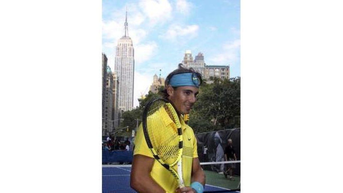 Rafa Nadal posa en la avenida Broadway (Nueva York).