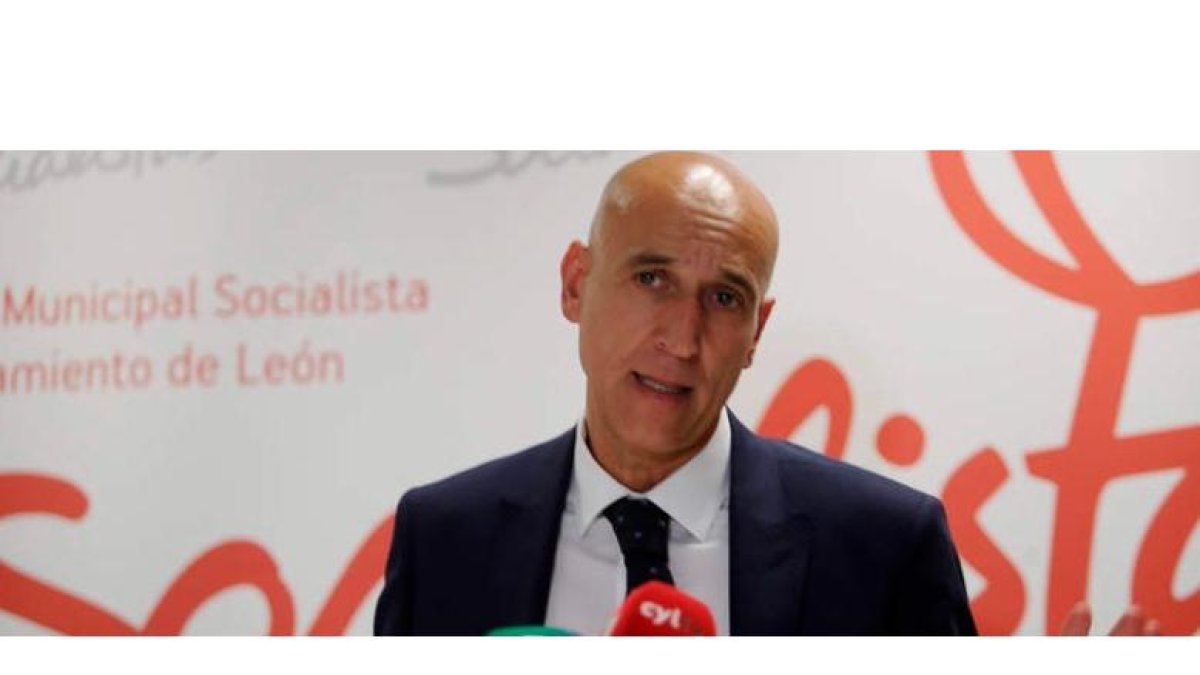 El alcalde de León viajó cinco días en diciembre a Qatar invitado por el jeque Al Thani. RAMIRO