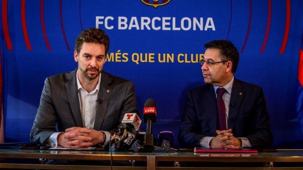 Pau Gasol  Y Josep Maria Bartomeu, en un reciente acto conjunto en Miami.