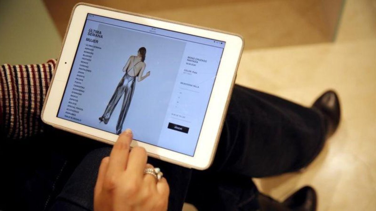 Una excompradora compulsiva visita una web de compras.