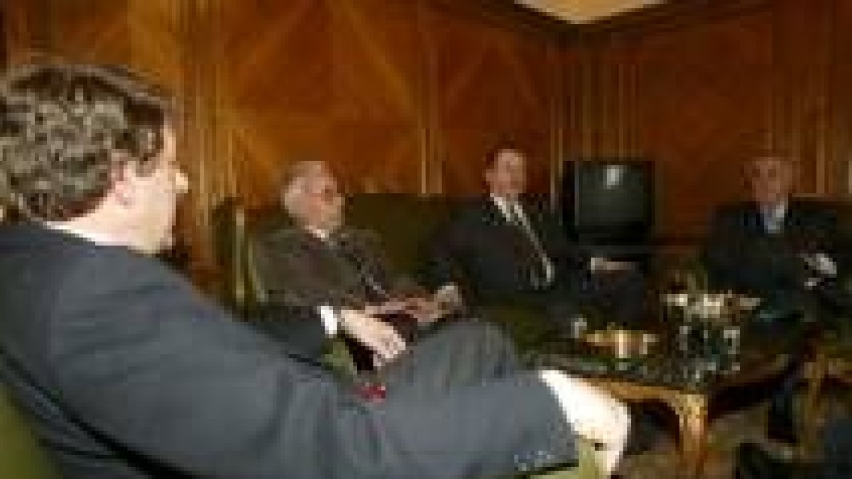 El presidente de la Diputación de León se reunió con los empresarios de Tres Provincias