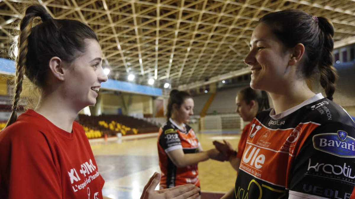 El ULE Cleba, mientras preparaba la fase de ascenso que se ha disputado en Sagunto. JESÚS F. SALVADORES