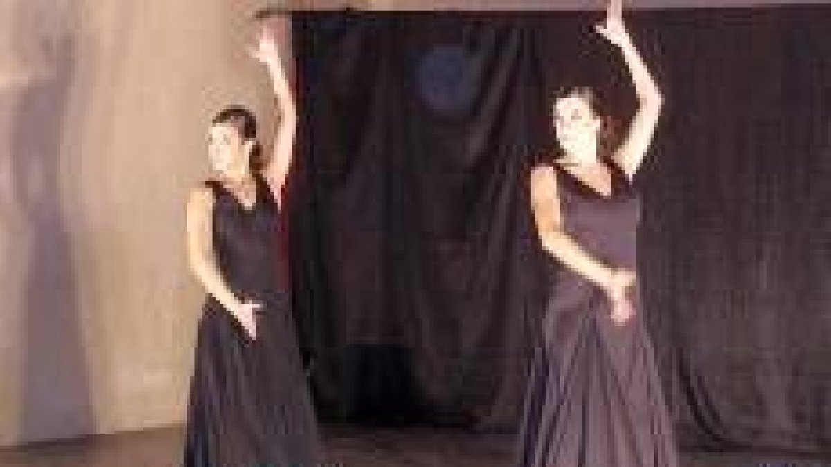 Imagen del ballet en su actuación en Mansilla de las Mulas