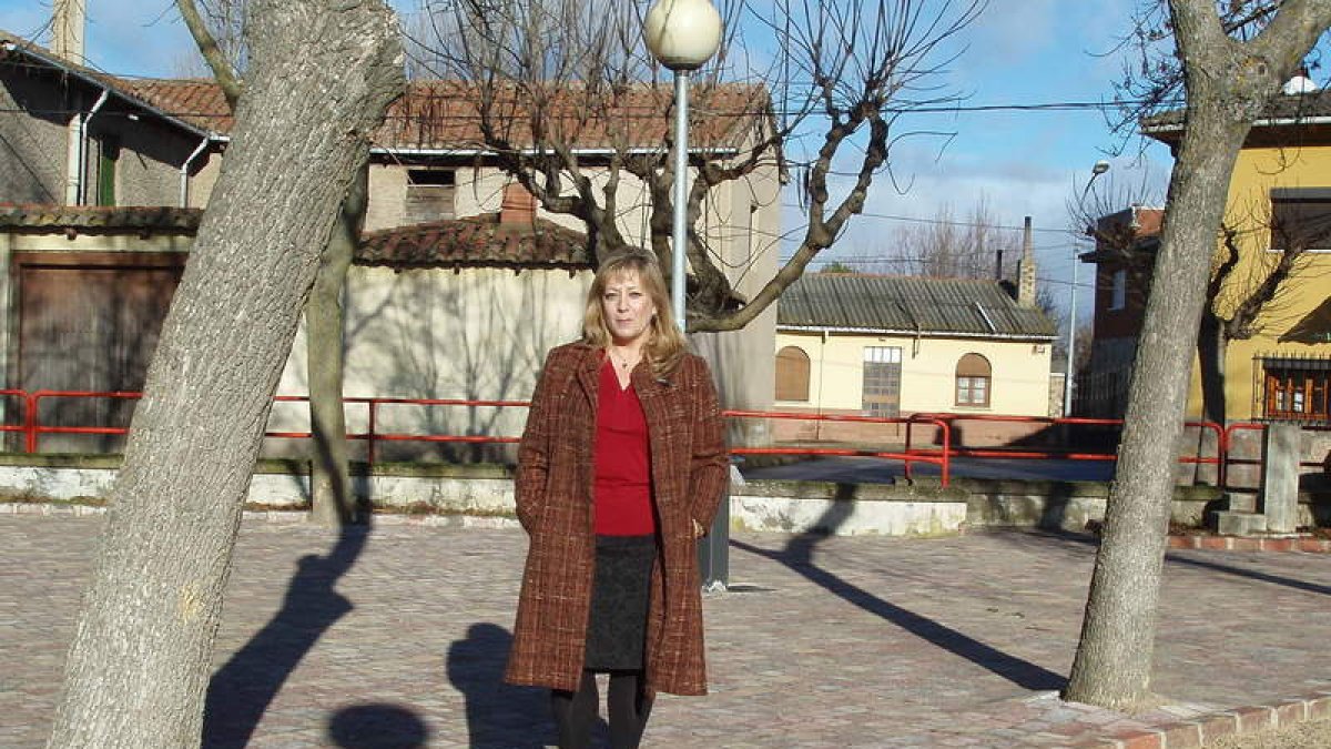 La concejala Ana Isabel Sánchez visitó las obras del remodelado parque de Los Tendales.