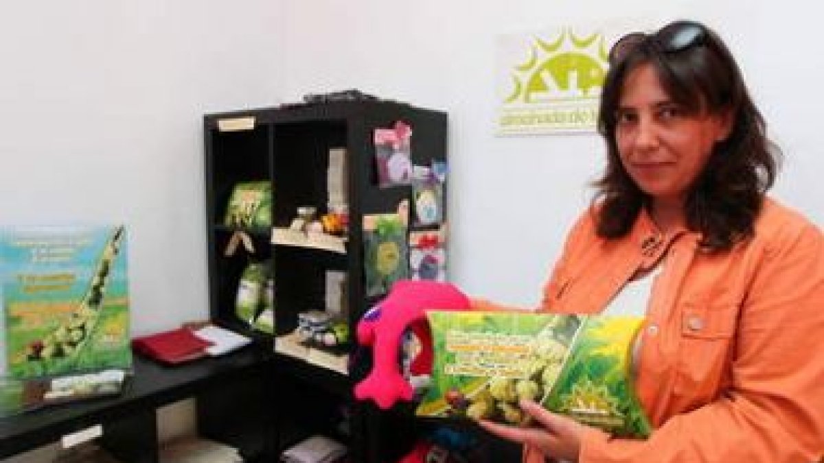 Yolanda Rubio y Lourdes Gómez son las dos mujeres emprendedoras que fabrican almohadas de lúpulo.