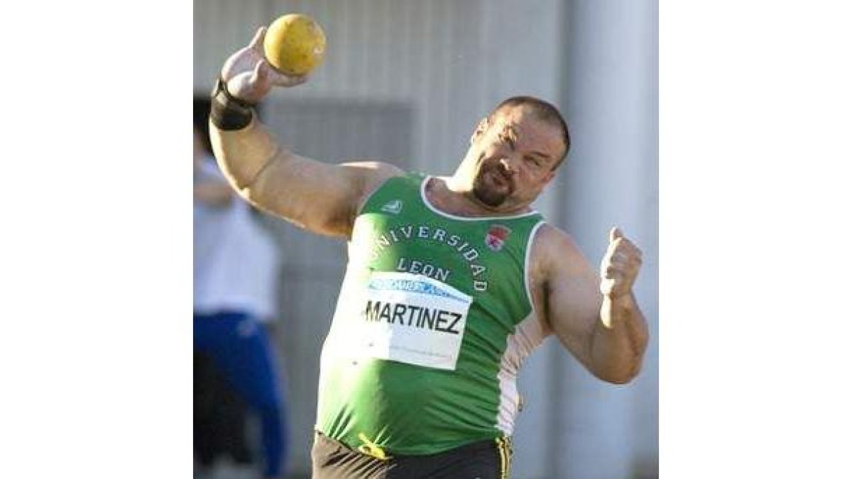 Martínez lanzando en la Iberoamericana de Atletismo.