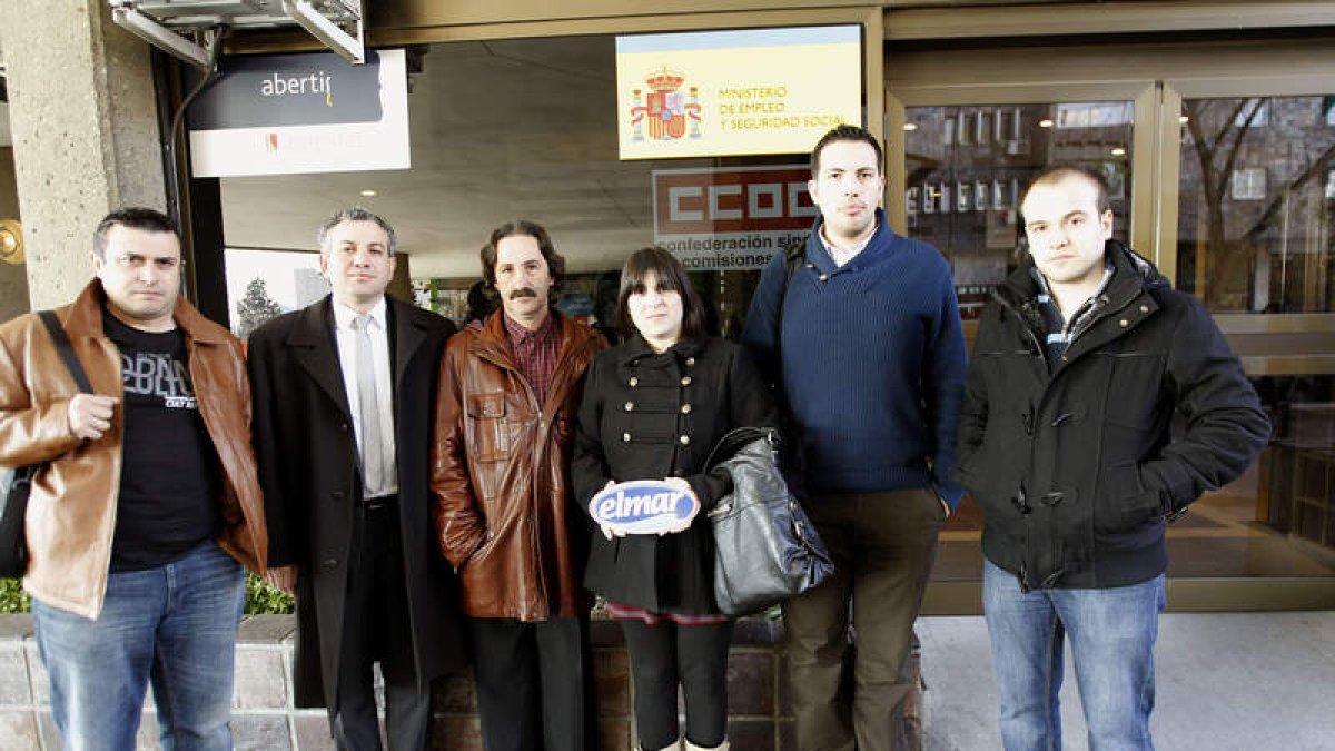 Los representantes del Comité y Sen, ayer, en Madrid.