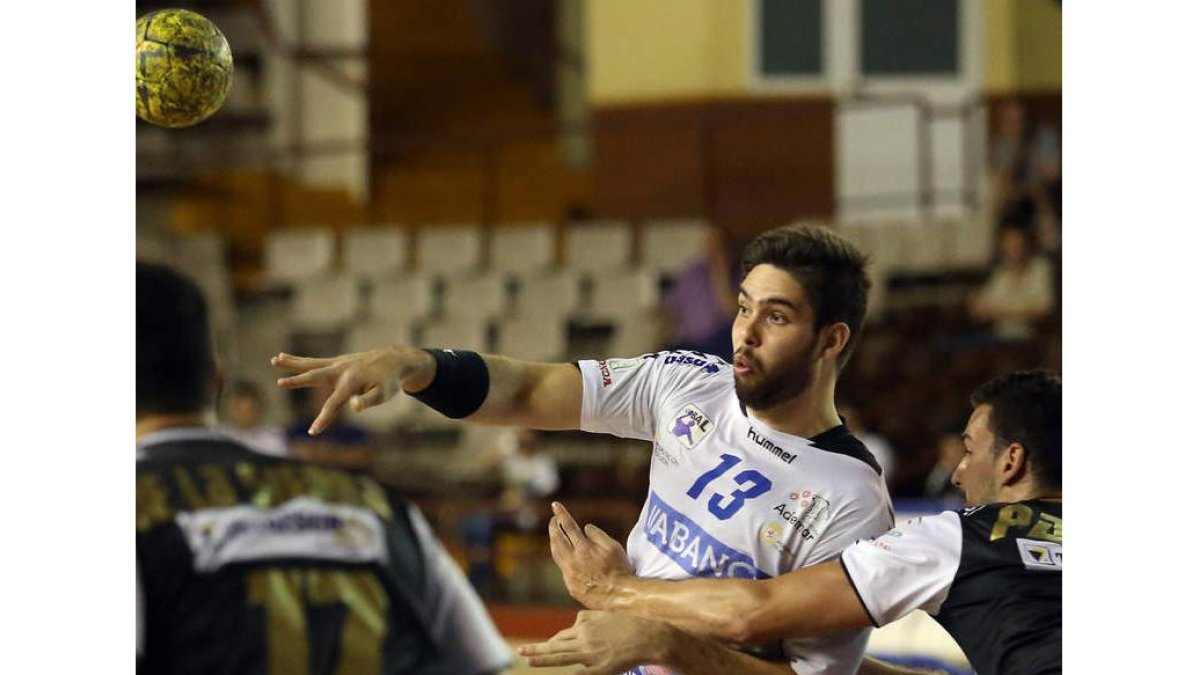 El brasileño Leo Santos fue uno de los máximos goleadores del Abanca Ademar.