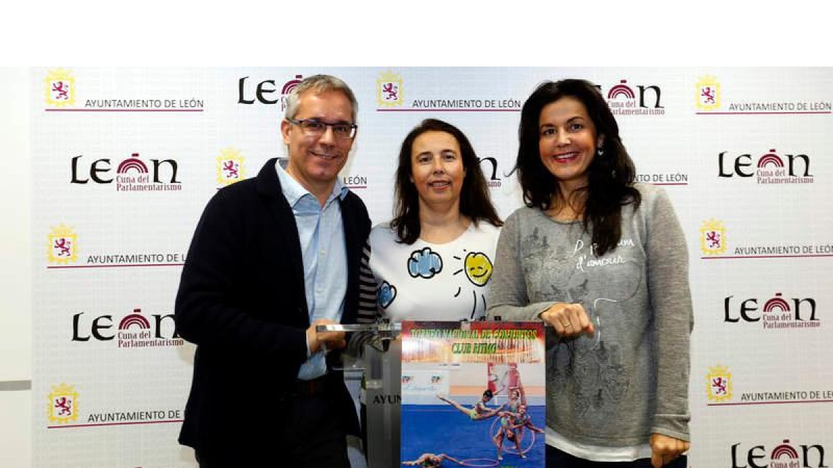 López Benito, Nuria y Ruth Fernández, en la presentación.