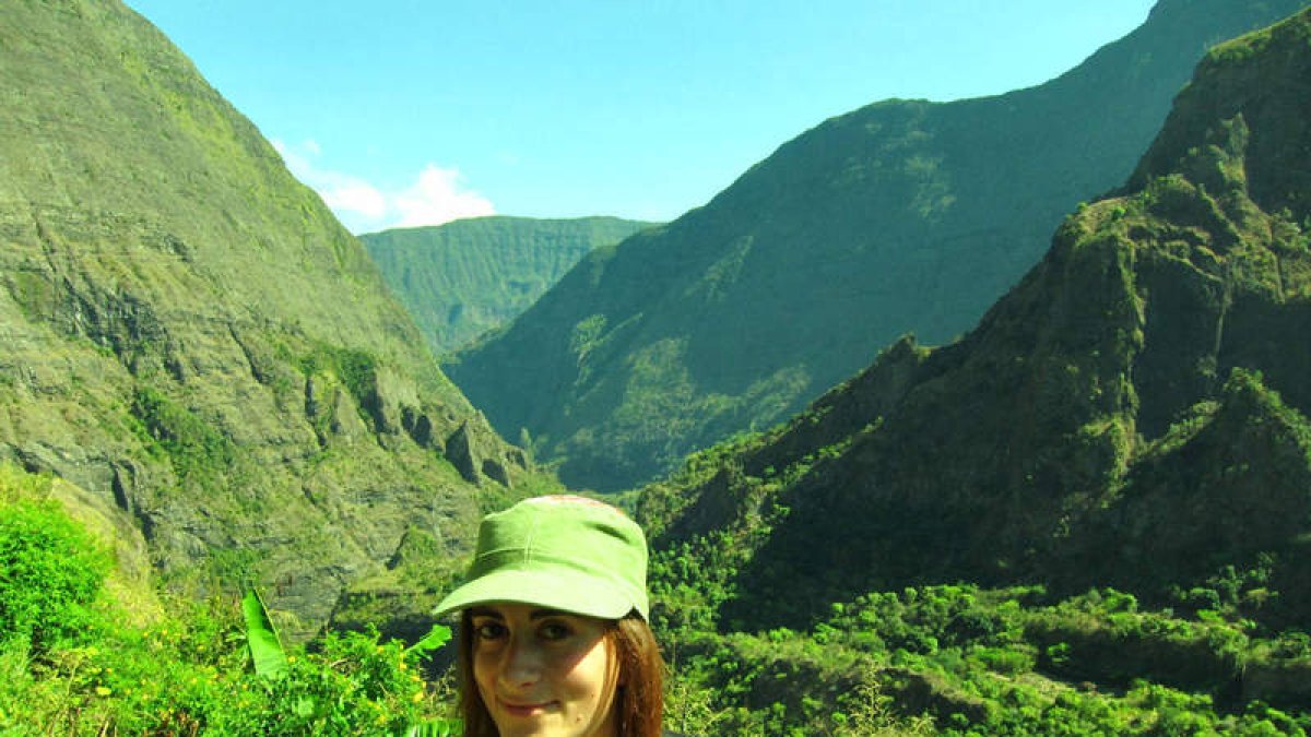 Raquel Álvarez, durante una excursión. Esta valdeonesa no descarta otros destinos. «Soy un poco veleta», dice.