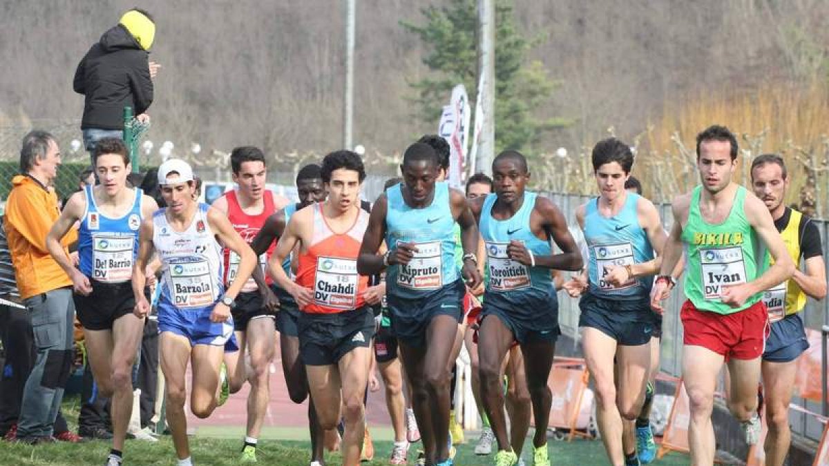 Aláiz pujará frente a la élite del campo a través por un lugar de honor en el cross más importante del calendario internacional.