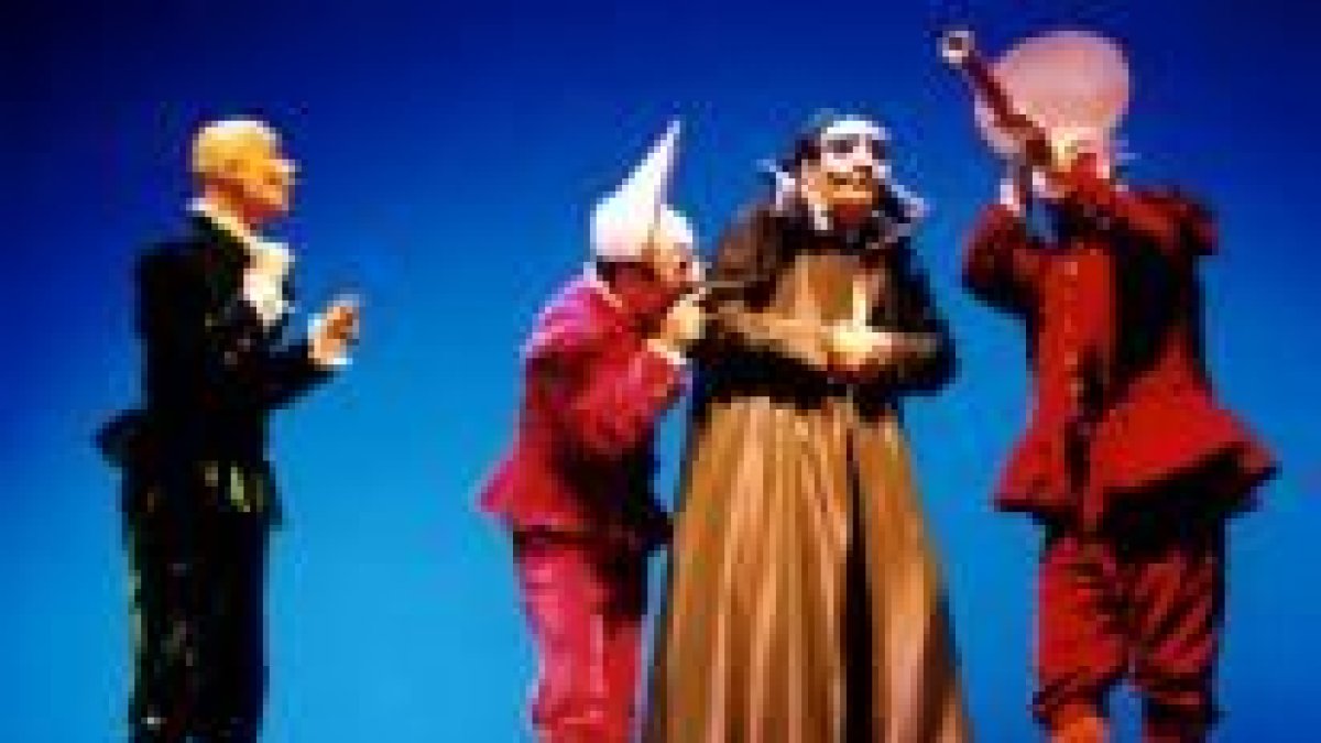 El vestuario de los actores de «Galileo» sorprenderá al público del Teatro Bergidum