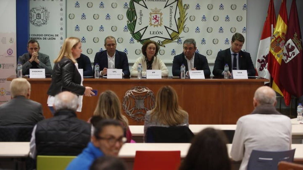 Encuentro entre Colproleón y los partidos políticos. DL