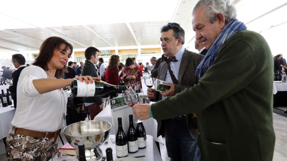 Representación de la Bodega del Abad en el Salón de los Mejores Vinos de España.
