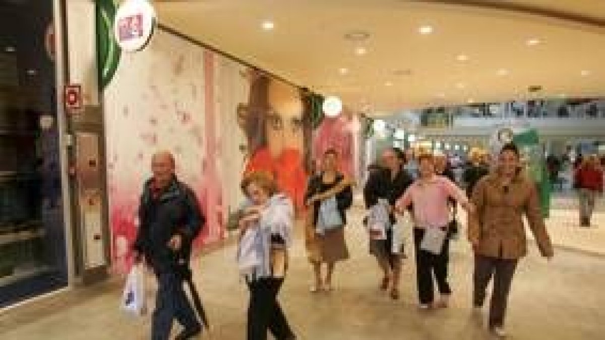 Nadie se fue con las manos vacías del nuevo complejo comercial