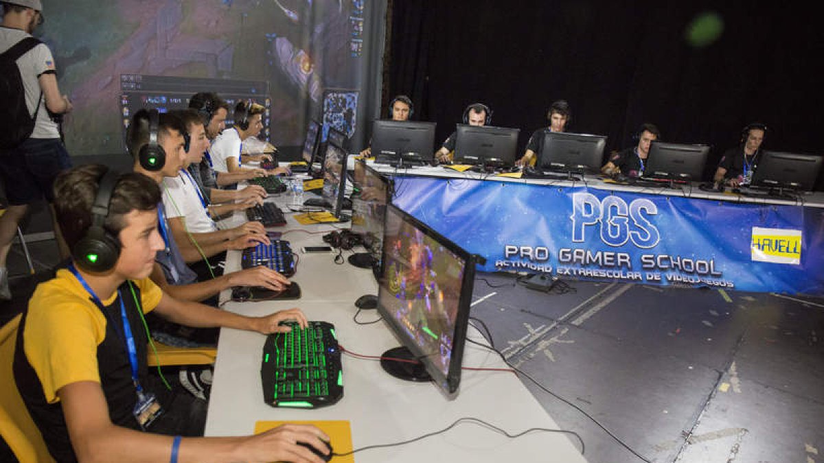 Torneo de videjuegos celebrado en Espacio Vías. FERNANDO OTERO