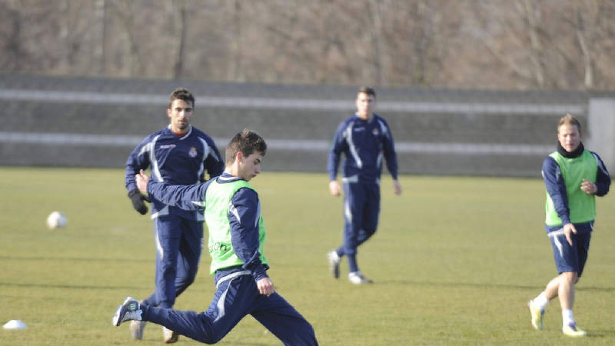 El equipo leonés realiza esta mañana el último entrenamiento antes de las vacaciones navideñas.