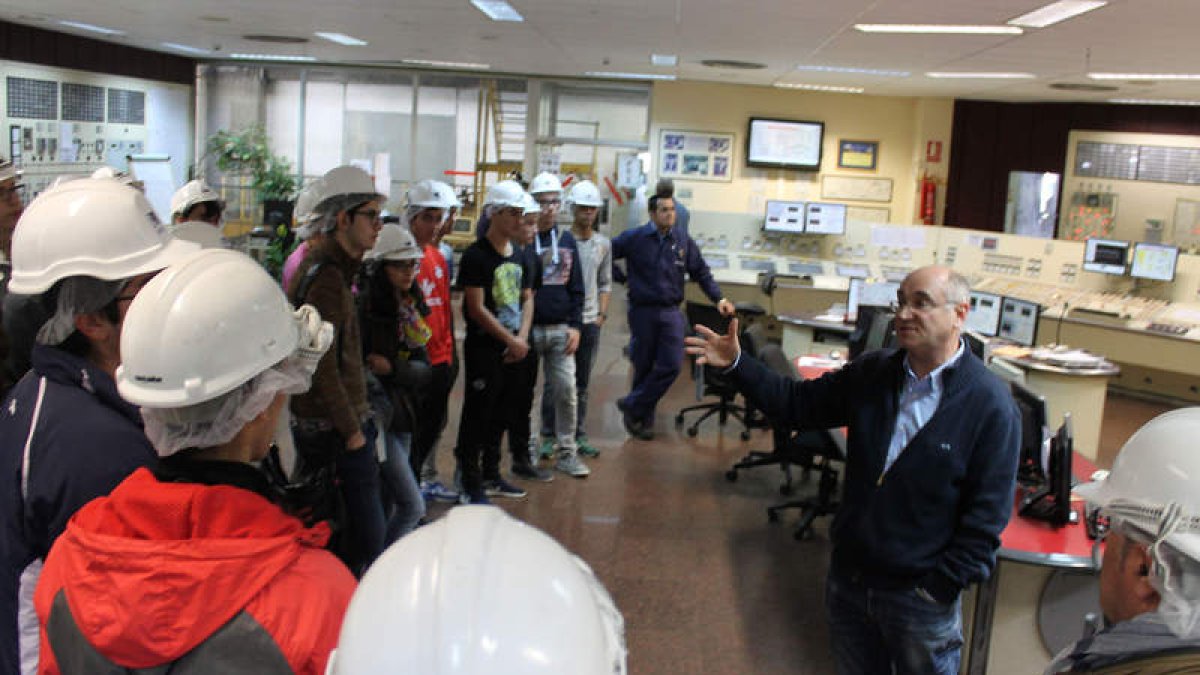 Visita a la sala de control de la térmica de Cubillos del Sil.