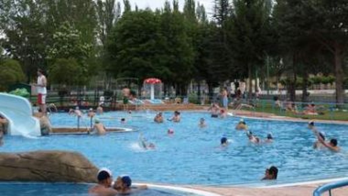 Aspecto que presentaba ayer la piscina lúdica de Valencia de Don Juan.