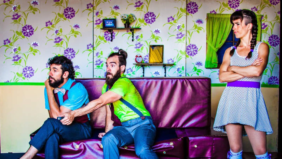 Un instante en la puesta en escena de este acrobático y sorprendente ‘Apartamento’. IRENE SORIA