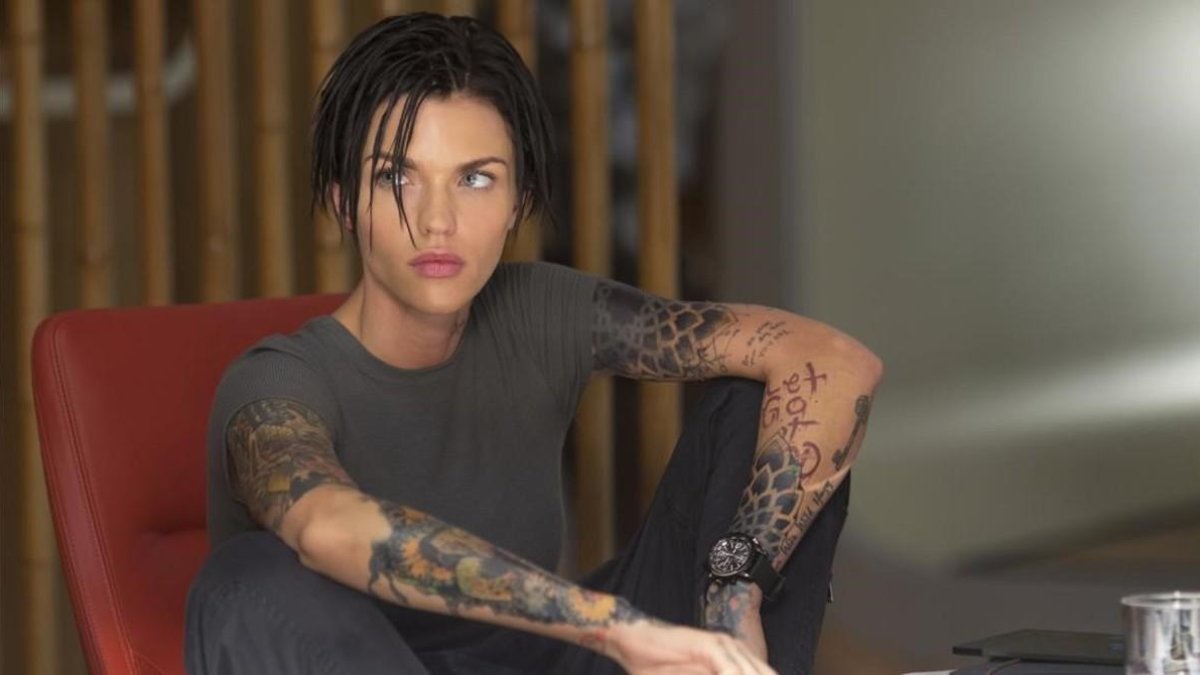 Ruby Rose en una escena de Megalodón.
