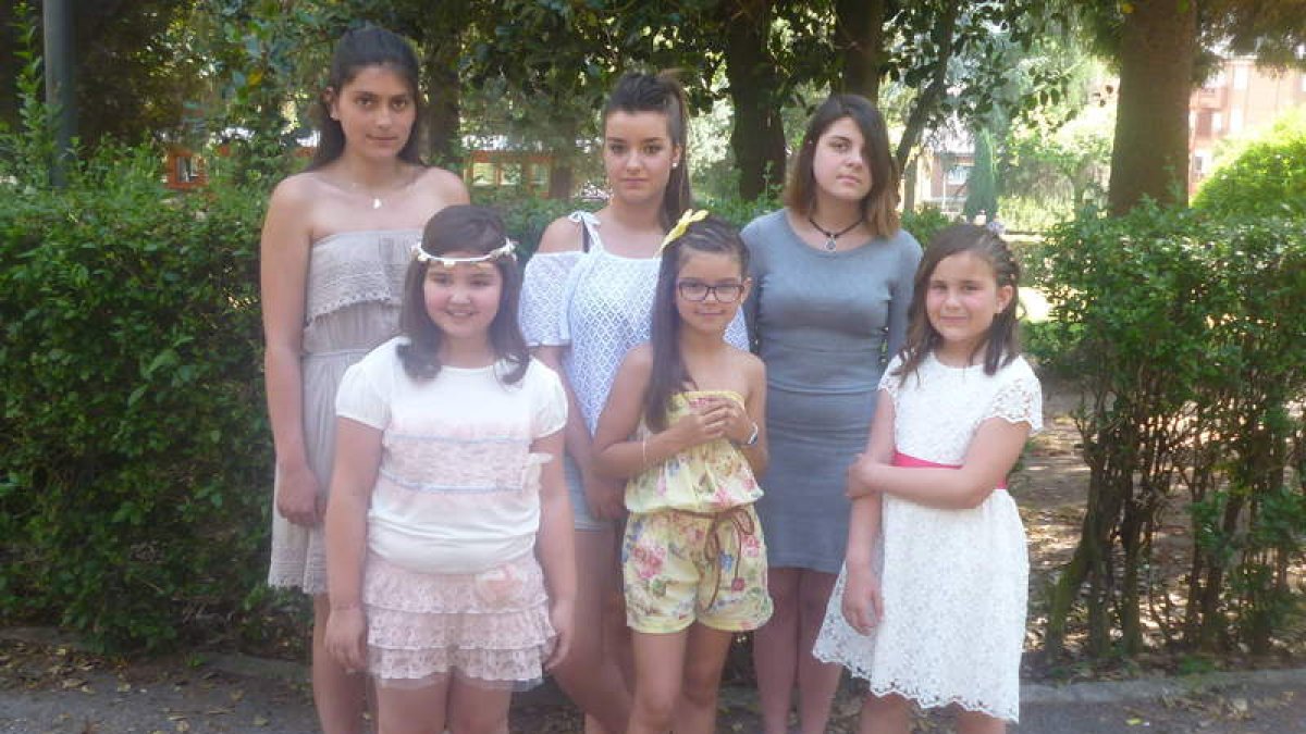 Las reinas y damas de las próximas fiestas. ARAUJO