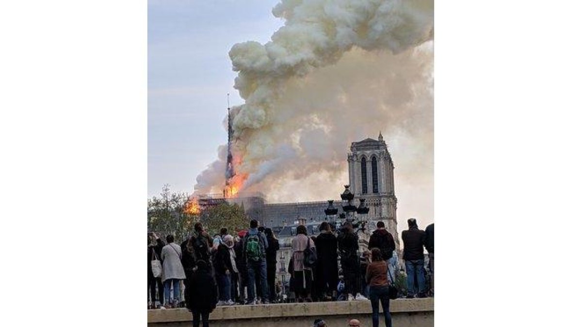 Incendio en Notre Dame.