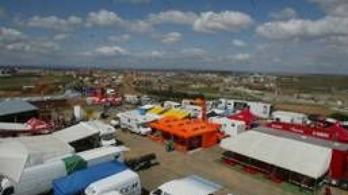 Los boxes de La Salgada presentaron un lleno absoluto en los entrenos