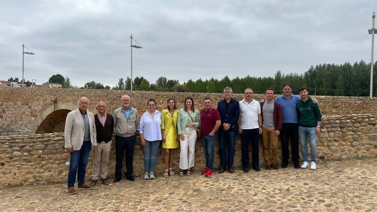 El equipo está formado por profesores vinculados a la Universidad de León y de la Uned. DL