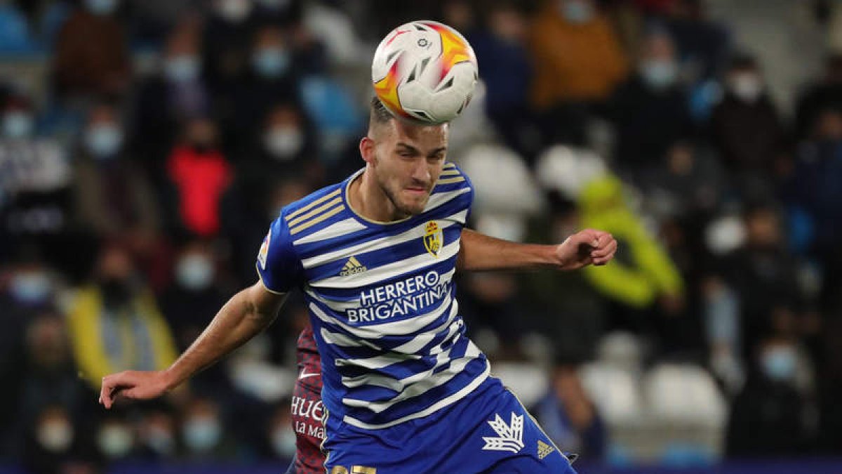 Copete ha sido titular en los 18 partidos que ha disputado en la Liga con la Deportiva. FL. DE LA MATA
