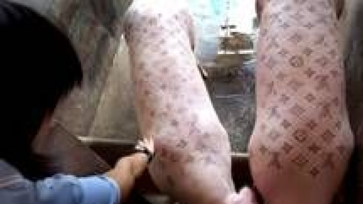Más de 20 cerdos han sido tatuados con el logotipo de la firma Louis Vuitton