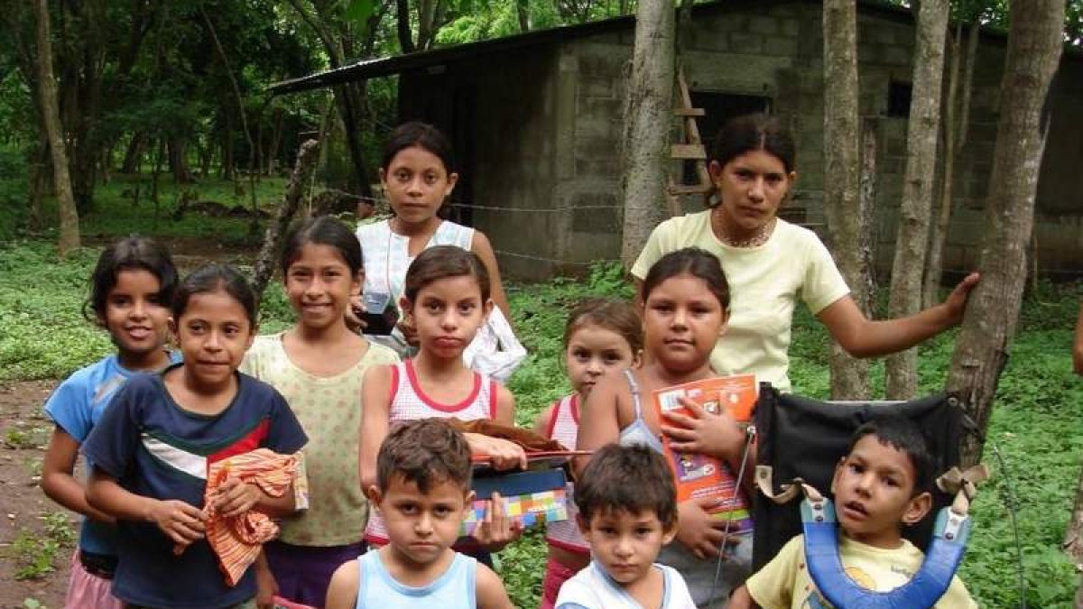 Los hijos de las cesteras son los principales beneficiarios del proyecto de Luis,