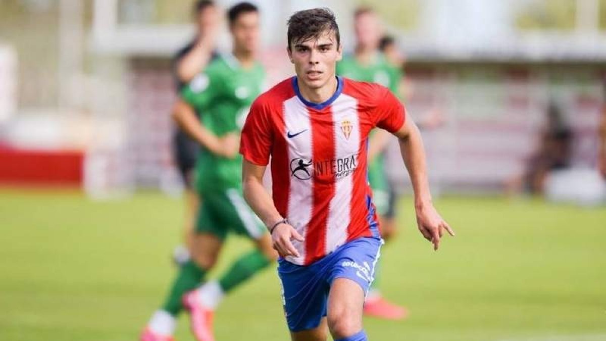 El lateral Pablo García reforzará a la cultural. SPORTING