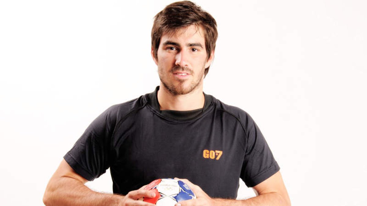 Simonet es central de la selección argentina y uno de los capitanes de la albiceleste. DL