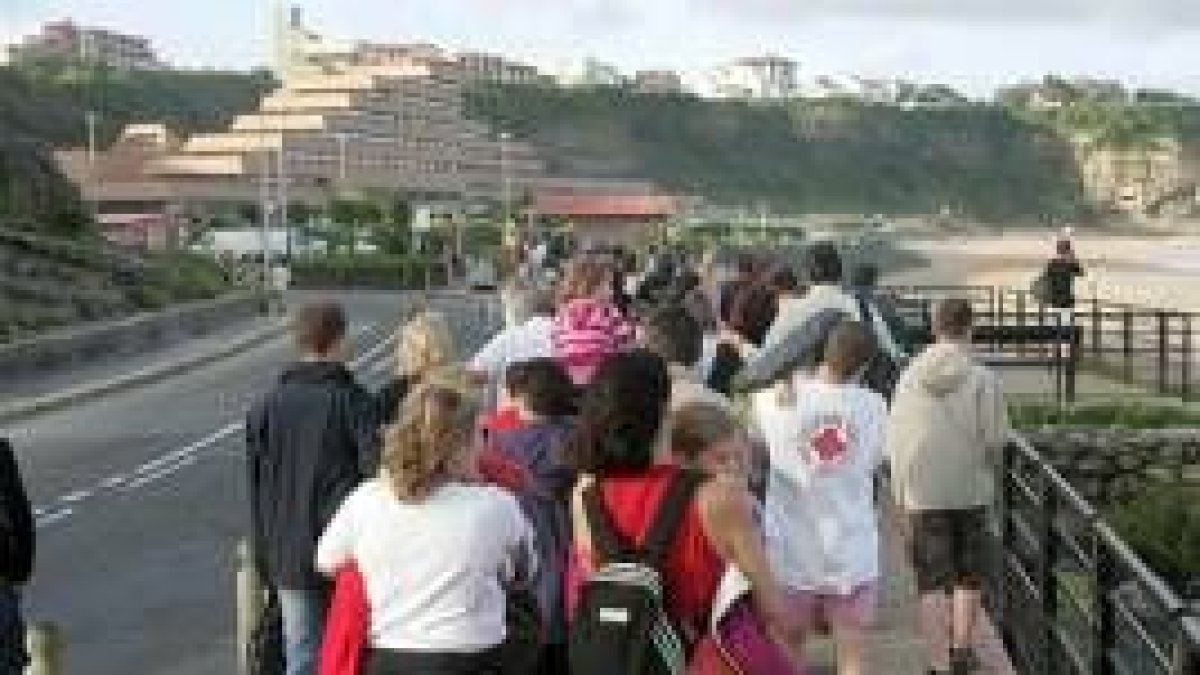 Los veraneantes, que pasaban unos días en la localidad de Anglet, tuvieron que ser evacuados ayer