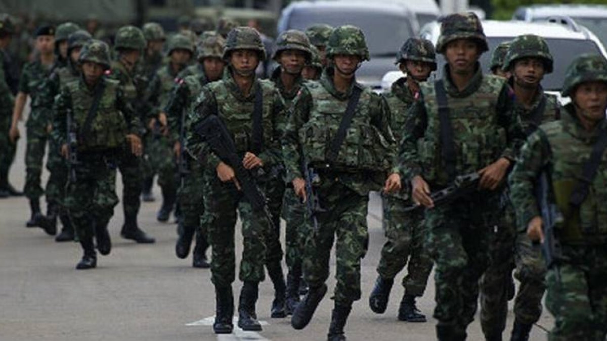 El Ejército tailandés se ha desplegado en las calles de Bangkok.
