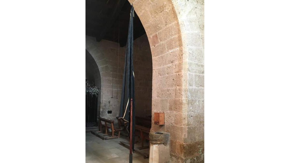 Pendoneta de ánimas encontrada en San Juan Bautista. BENÉITEZ