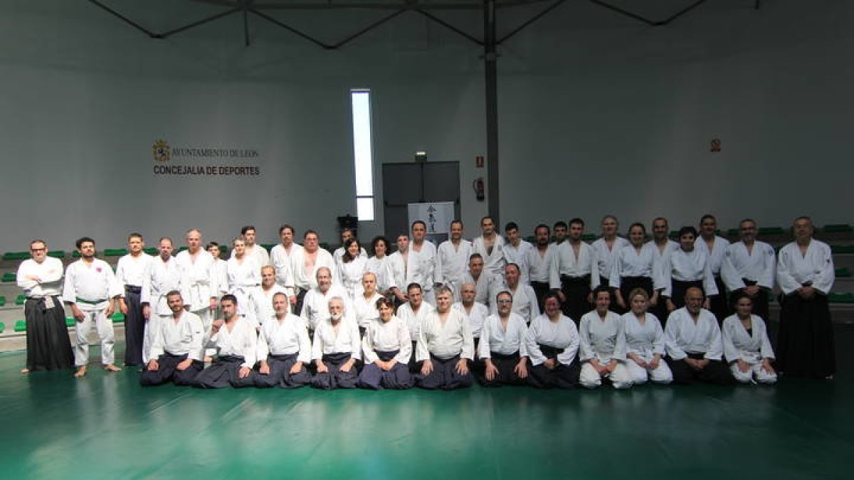 Grupo de leoneses que practican esta especialidad deportiva. DL