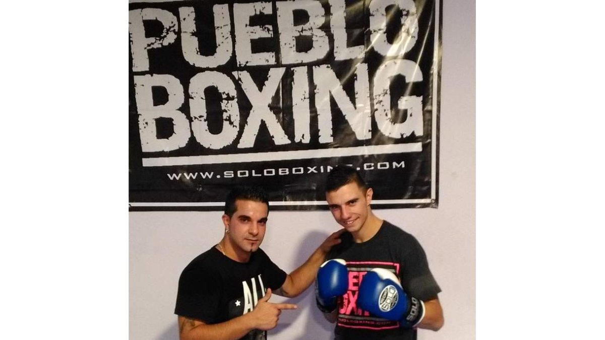 Dani Bueno (izquierda) junto a su pupilo Diego Crespo. DL