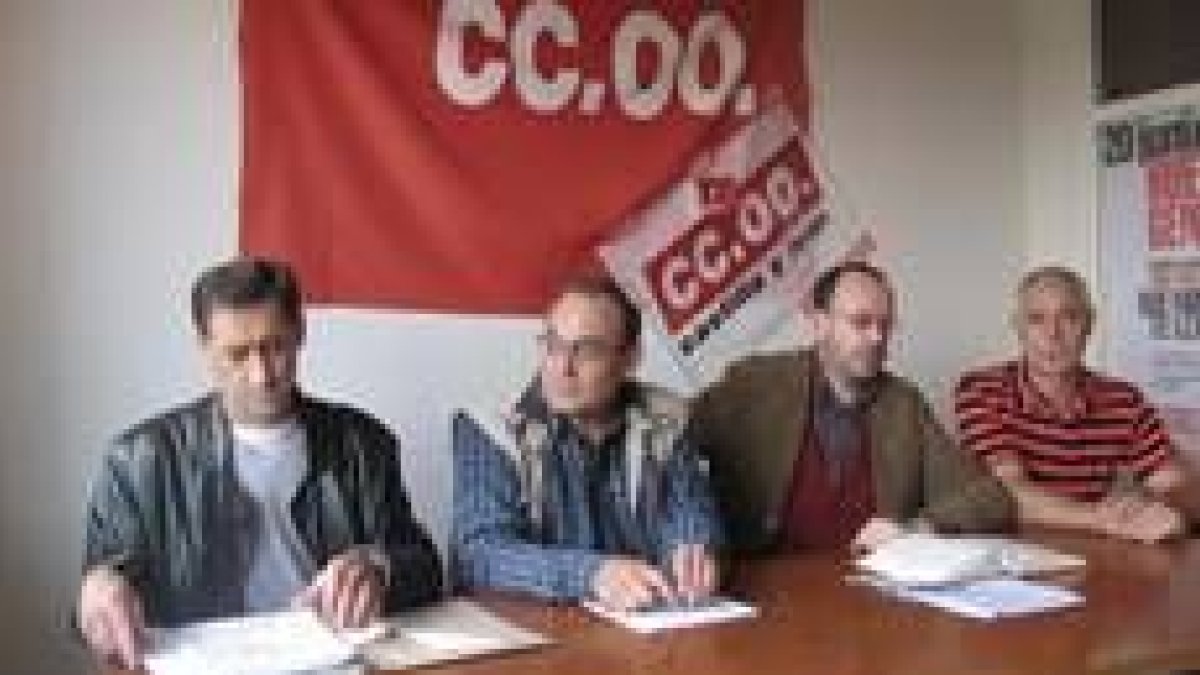 Manuel Arias, José Antonio López, Ignacio Fernández y Evelio Domínguez, ayer en la rueda de prensa
