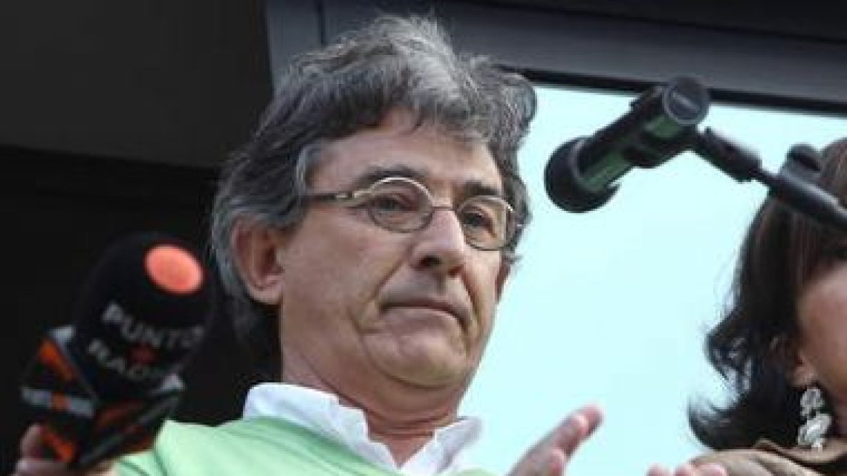 El alcalde de Bembibre, emocionado tras recibir a la Marcha Negra, el pasado septiembre.