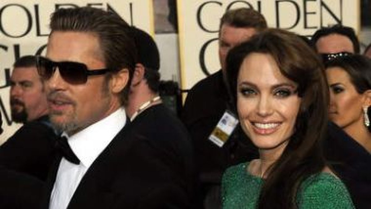 Los actores Brad Pitt y Angelina Jolie, a su llegada al hotel Beverly Hilton.