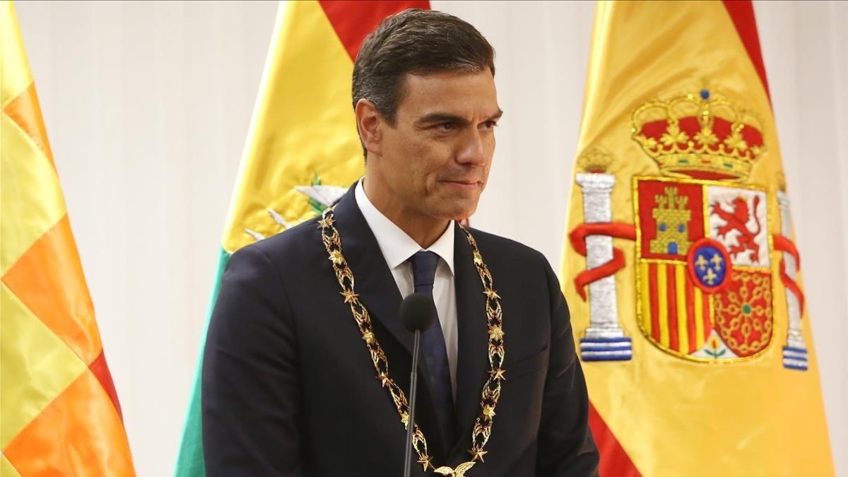 Pedro Sánchez, este miércoles, en rueda de prensa desde Bolivia. /