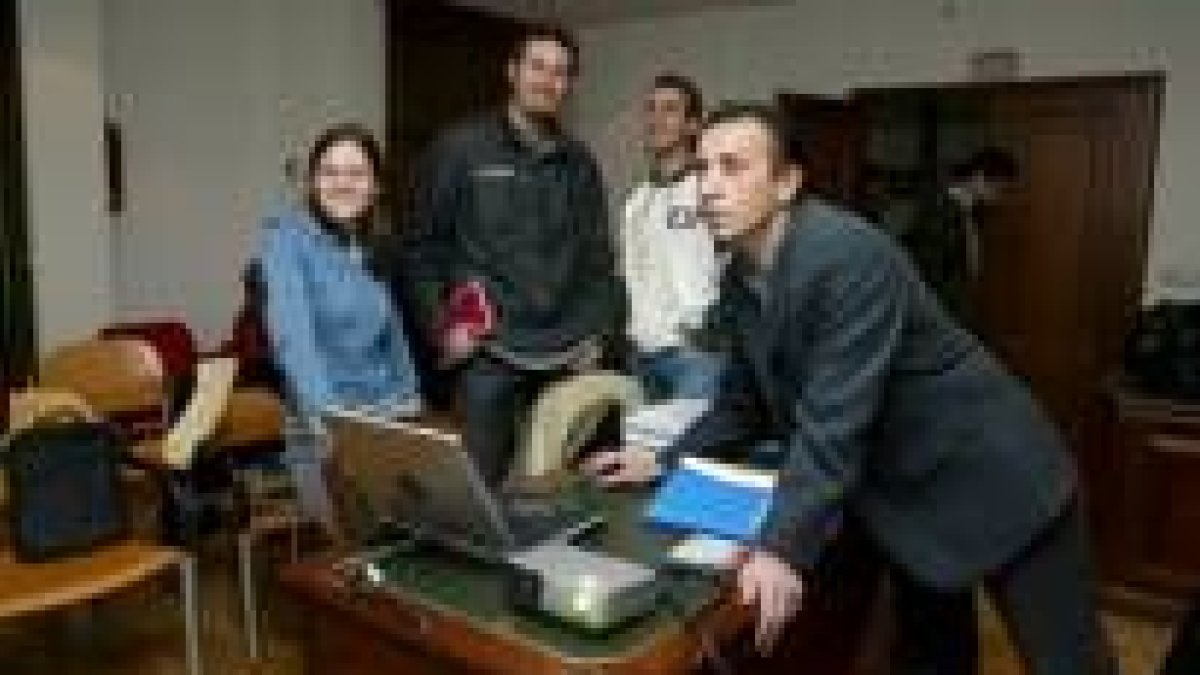 Técnicos encargados de  dirigir los foros de trabajo en la Mancomunidad, en una imagen de archivo