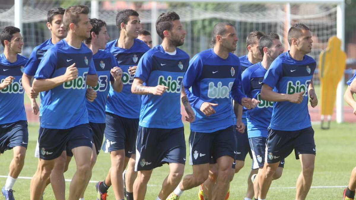 La plantilla de la Deportiva está concienciada de lo que se pone en juego ante el Tenerife esta tarde en El Toralín.