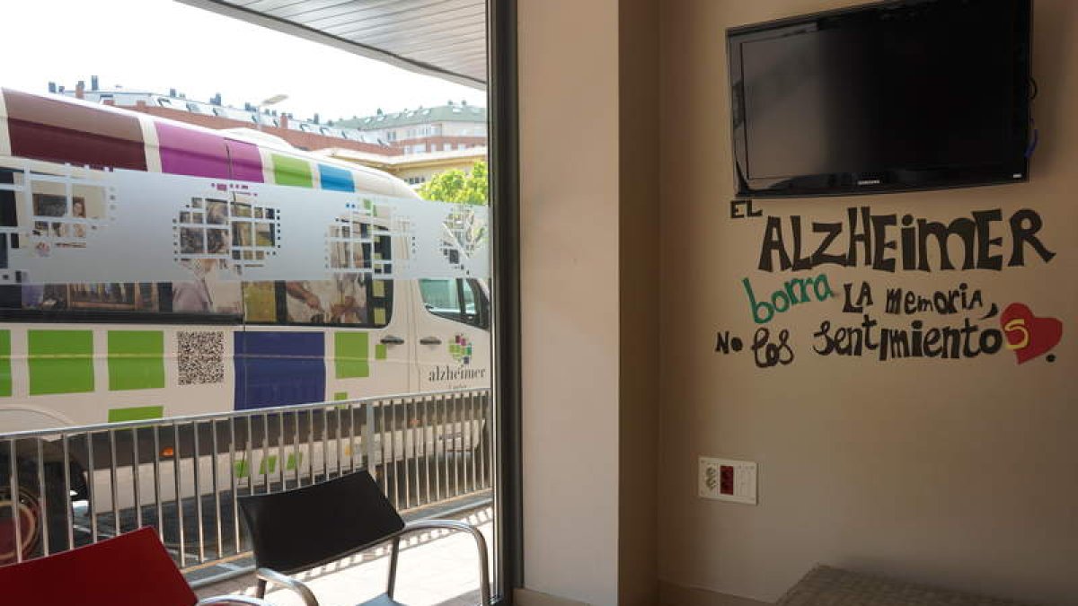Alzhéimer León es la entidad que centraliza la actuación de ayuda a los pacientes con esta enfermedad. J. NOTARIO